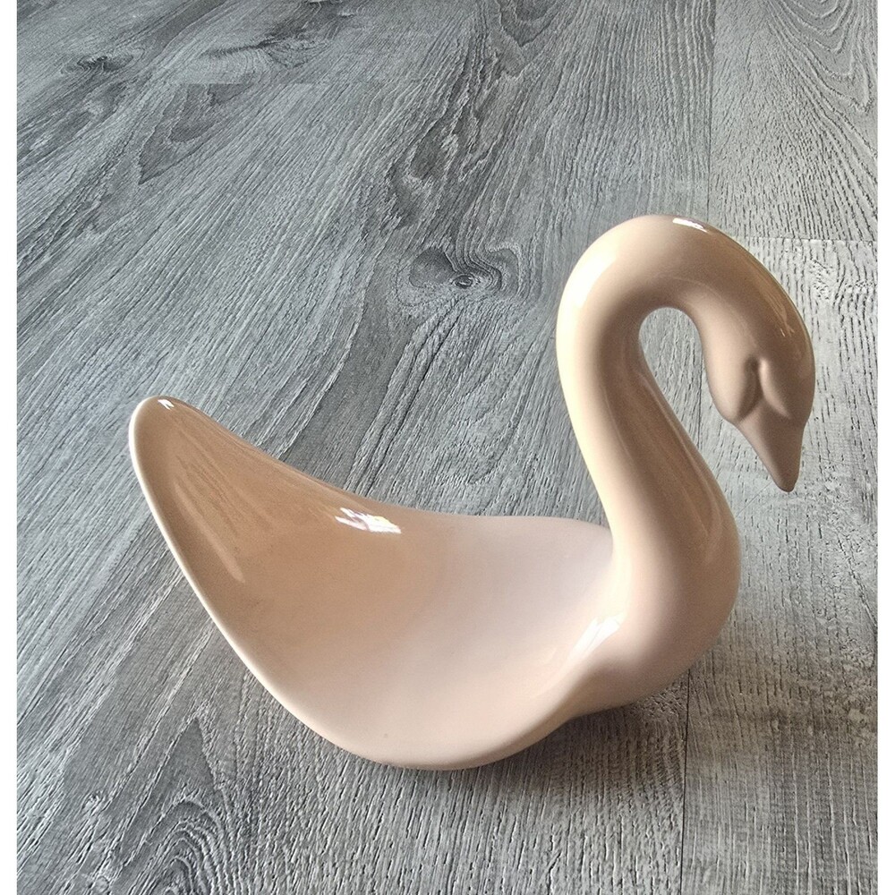 Vintage Swan Ceramic Towel / Washcloth  Holder Pale Pink Japan  Granny Cottage